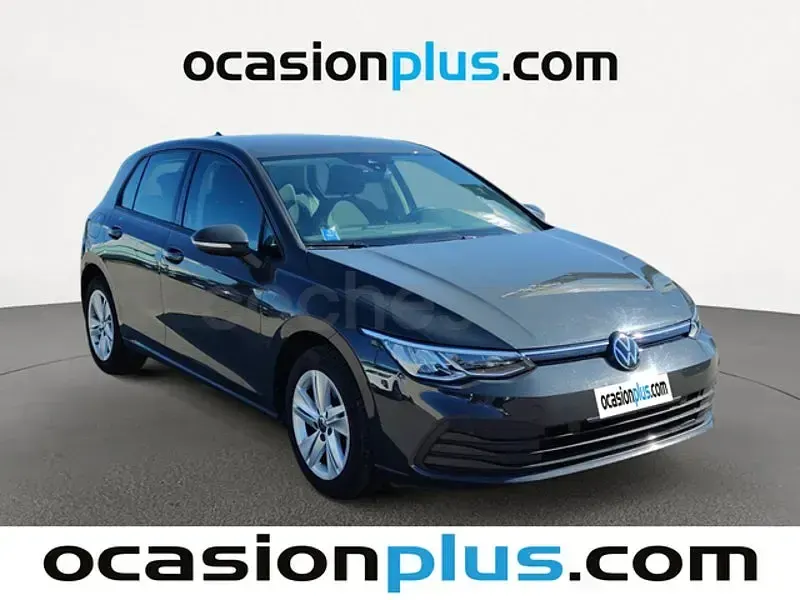 Usado VW Golf VIII Life 110 CV (80 kW) 2023 Gris / plata Berlina