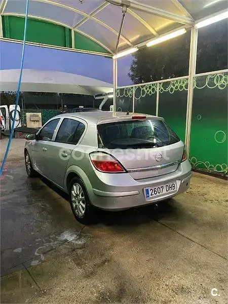 Brugt Opel Astra Enjoy 105 HK (77 kW) 2005 Grå Sedan