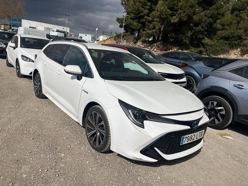 Usado Toyota Corolla Sport 122 CV (89 kW) 2021 Blanco Familiar