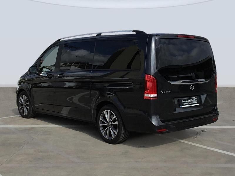 Usado Mercedes V220 Avantgarde 163 CV (119 kW) 2024 Gris Monovolumen