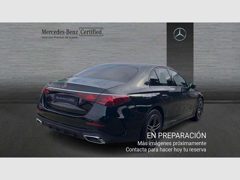 Usado Mercedes E300 313 CV (230 kW) 2025 Negro Berlina