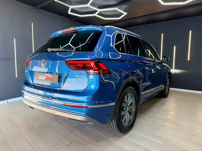 Usado VW Tiguan Sportline 150 CV (110 kW) 2018 Azul SUV