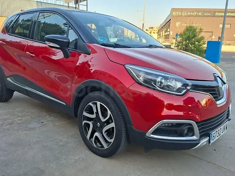 Usado Renault Captur 120 CV (88 kW) 2015 Rojo SUV