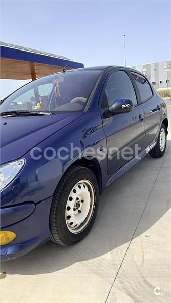 Usado Peugeot 206 75 CV (55 kW) 2003 Azul Berlina