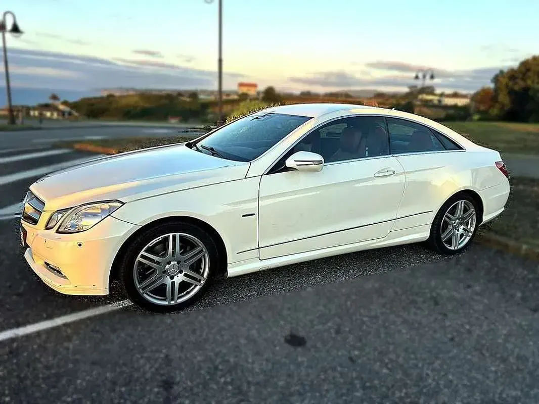 Usado Mercedes E350 Elegance 231 CV (169 kW) 2010 Blanco Coupe