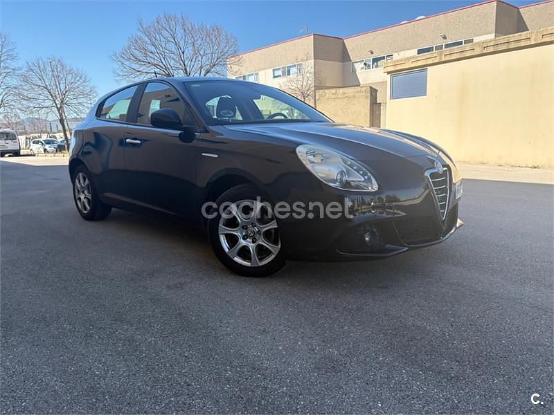 Usado Alfa Romeo Giulietta Distinctive 105 CV (77 kW) 2010 Negro Utilitario