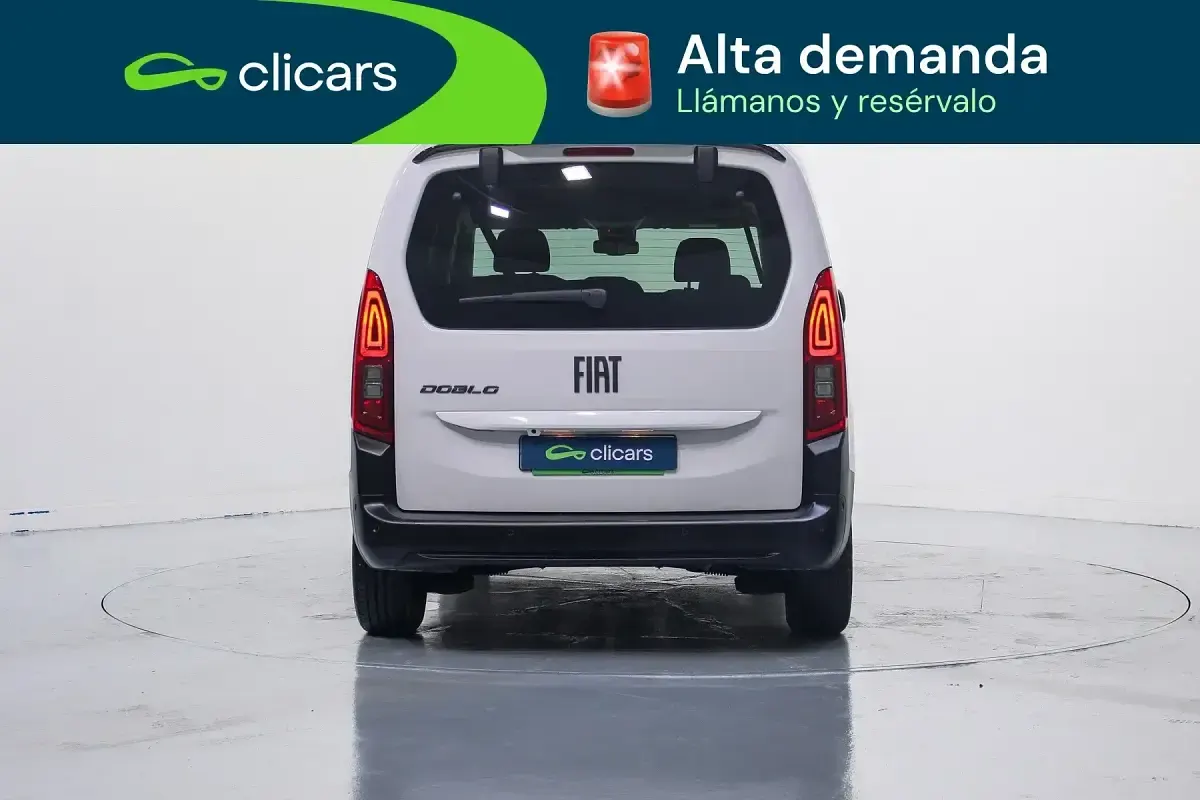 Usado Fiat Doblò 100 CV (73 kW) 2025 Blanco Monovolumen