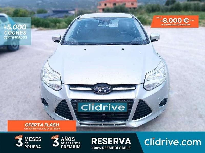 Usado Ford Focus Trend 109 CV (80 kW) 2014 Gris Utilitario