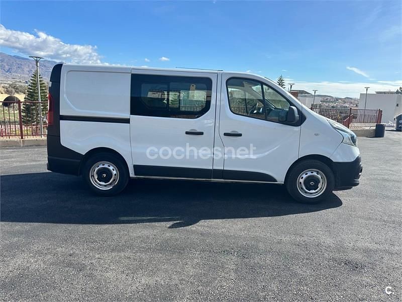 Usado Renault Trafic LIMITED 120 CV (88 kW) 2019 Blanco Monovolumen