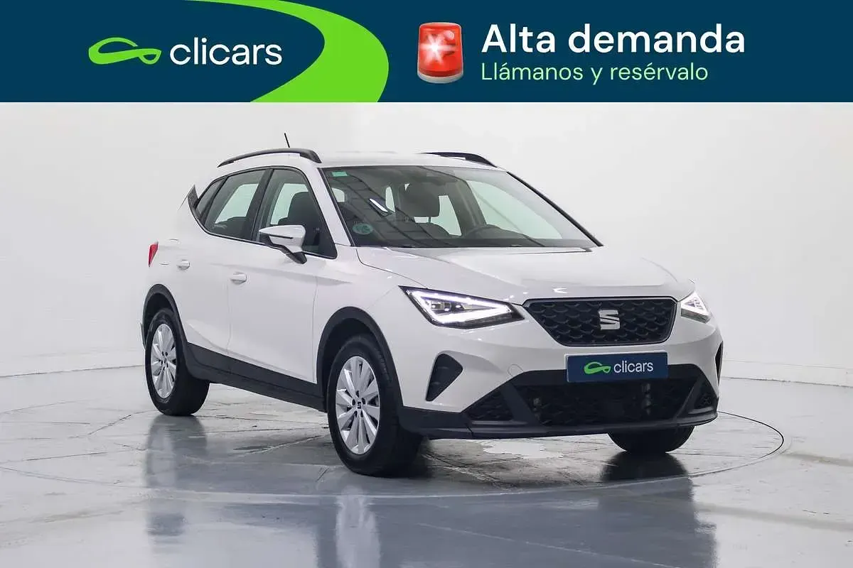 Usado Seat Arona Style 110 CV (80 kW) 2022 Blanco SUV