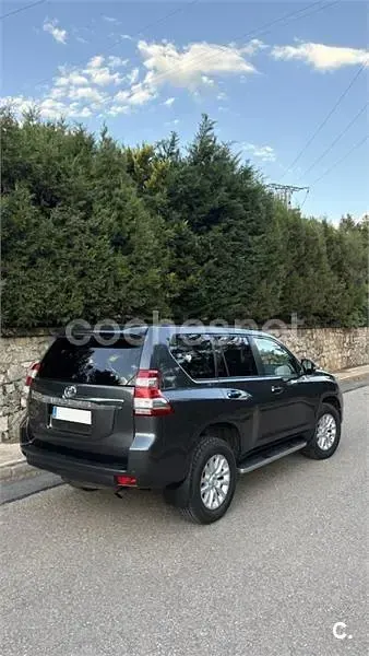 Usado Toyota Land Cruiser 190 CV (139 kW) 2014 Gris / plata SUV