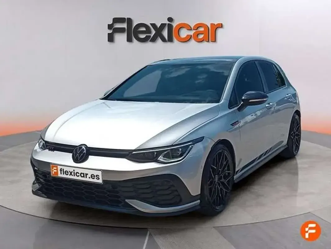 Usado VW Golf VIII GTI 300 CV (220 kW) 2022 Gris Utilitario