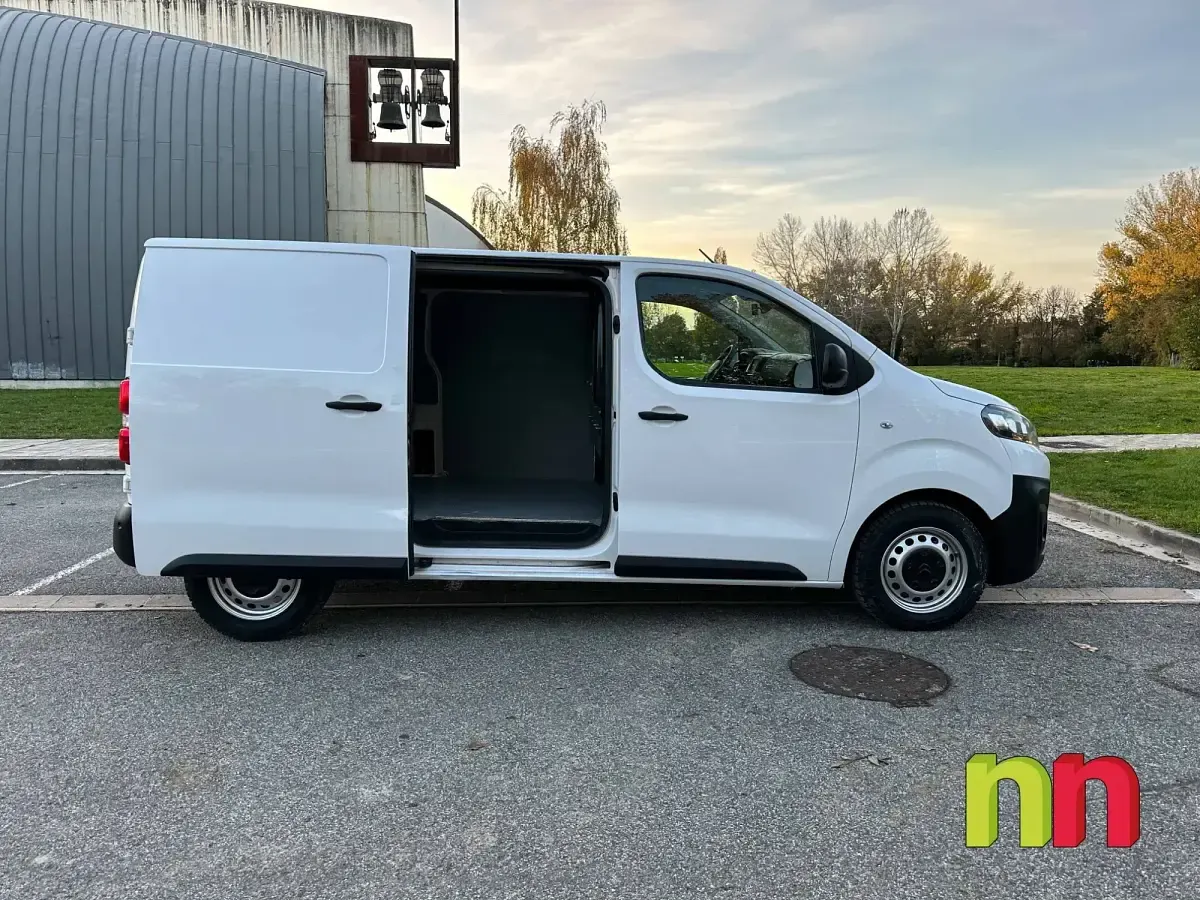 Usado Citroën Jumpy 120 CV (88 kW) 2021 Blanco Monovolumen