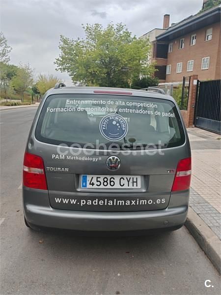 Gris / plata Usado 2004 VW Touran Trendline Monovolumen | 3200 € (Buen precio) - Imagen 1/4