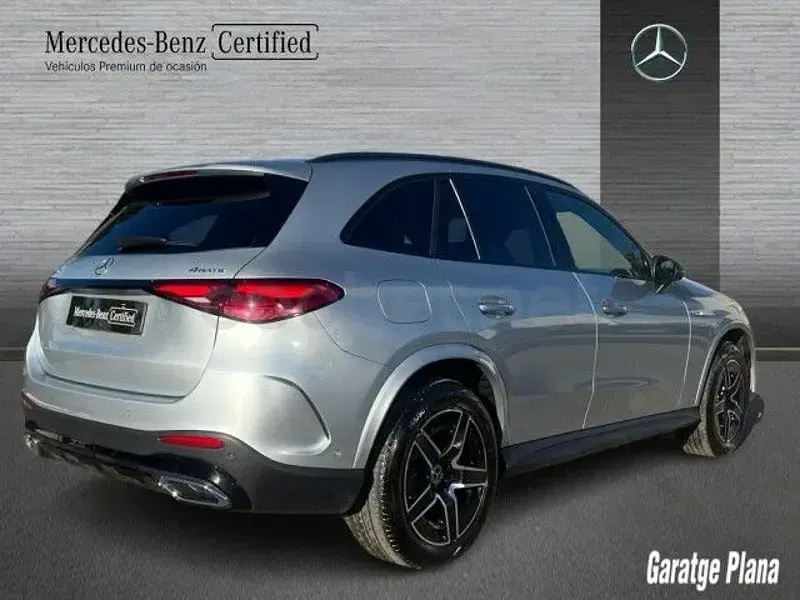 Usado Mercedes GLC300e 313 CV (230 kW) 2025 Gris / plata SUV