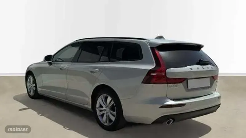 Usado Volvo V60 Momentum 2018 Plateado Familiar