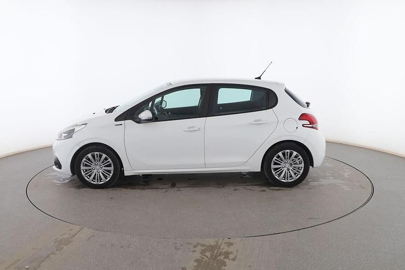 Usado Peugeot 208 Signature Sky 110 CV (80 kW) 2018 Blanco Utilitario