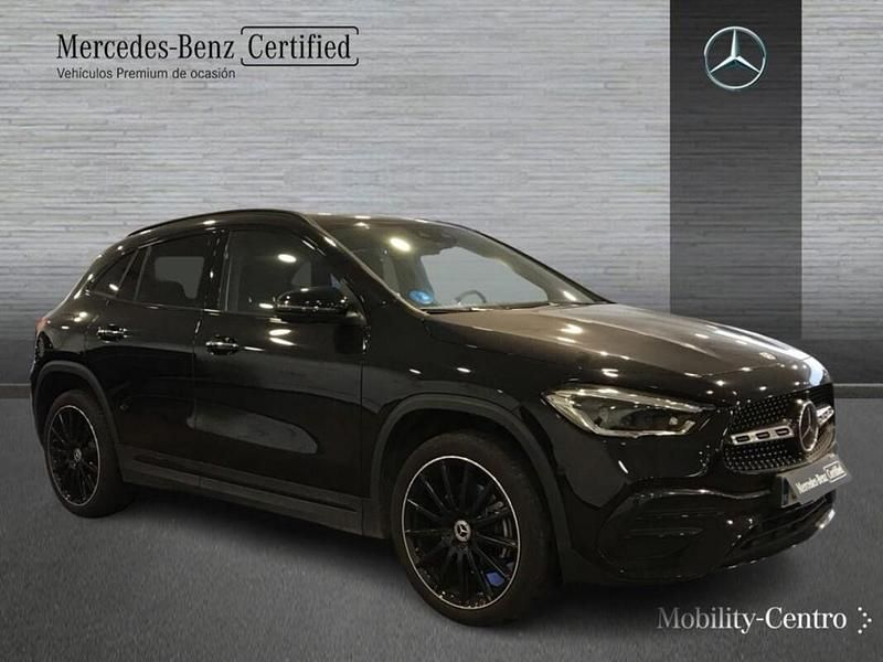 Usado Mercedes GLA250 AMG line 160 CV (117 kW) 2022 Kosmosblack  met. SUV