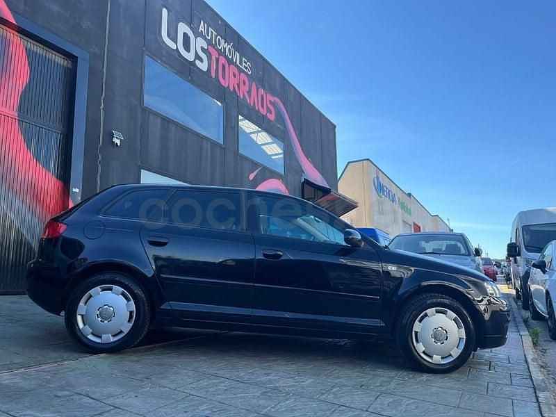 Usado Audi A3 Ambiente 140 CV (102 kW) 2007 Negro Utilitario