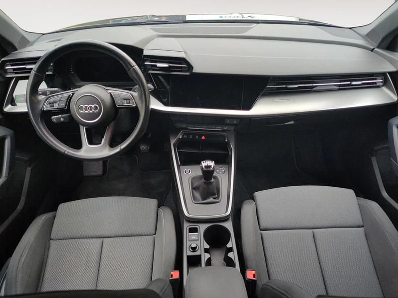 Usado Audi A3 S-Line 115 CV (84 kW) 2021 Azul Berlina