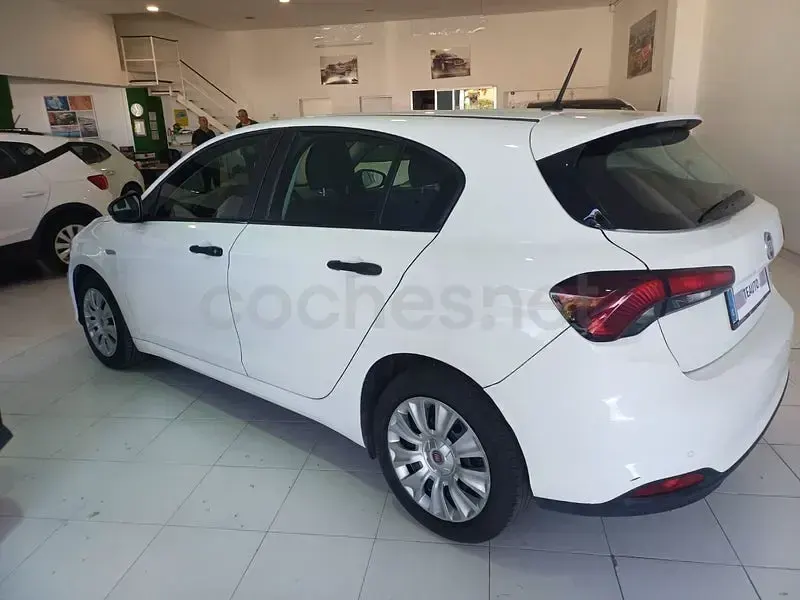 Usado Fiat Tipo Business 120 CV (88 kW) 2019 Blanco Berlina