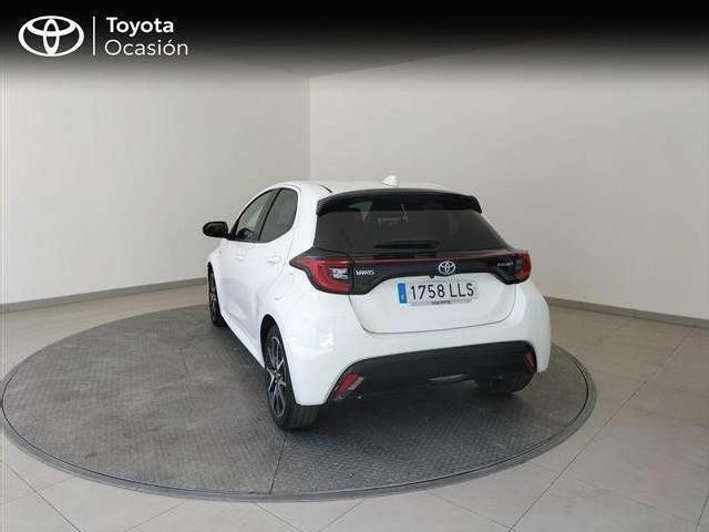 Usado Toyota Yaris Hybrid Style 116 CV (85 kW) 2020 Blanco classic Berlina