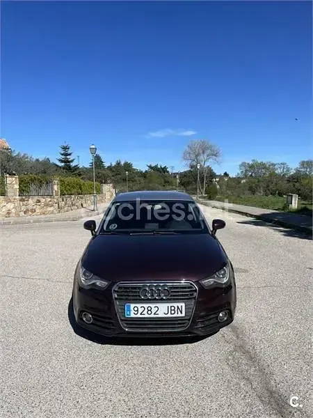 Usado Audi A1 Sportback Ambition 90 CV (66 kW) 2014 Granate Utilitario