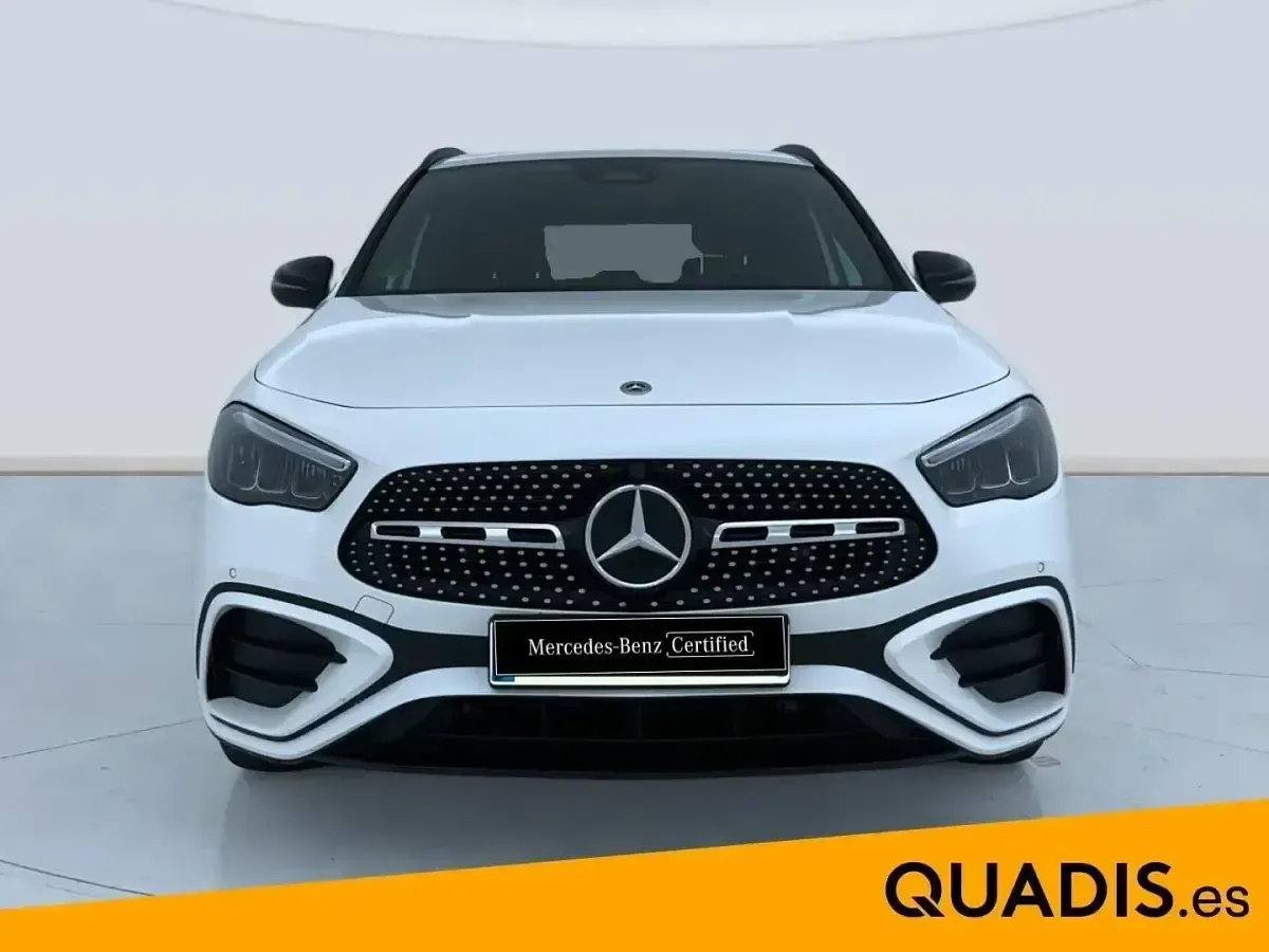 Usado Mercedes GLA200 150 CV (110 kW) 2025 Blanco SUV