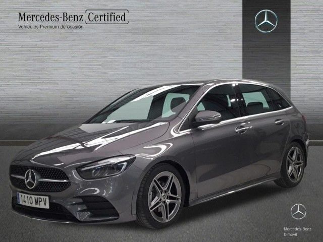 Gris montaña Usado 2024 Mercedes B180 AMG line Monovolumen | 35.400 € (Un poco caro) - Imagen 1/4