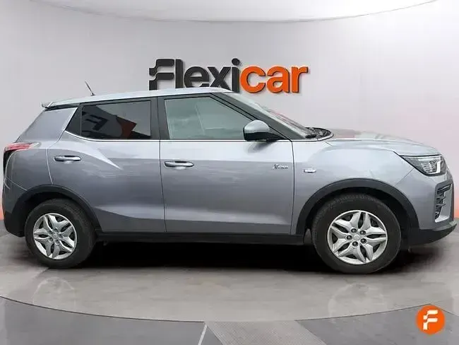 Usado SsangYong Tivoli 135 CV (99 kW) 2024 Gris