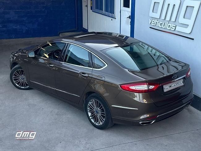 Usado Ford Mondeo Vignale 211 CV (155 kW) 2017 Marrón Berlina