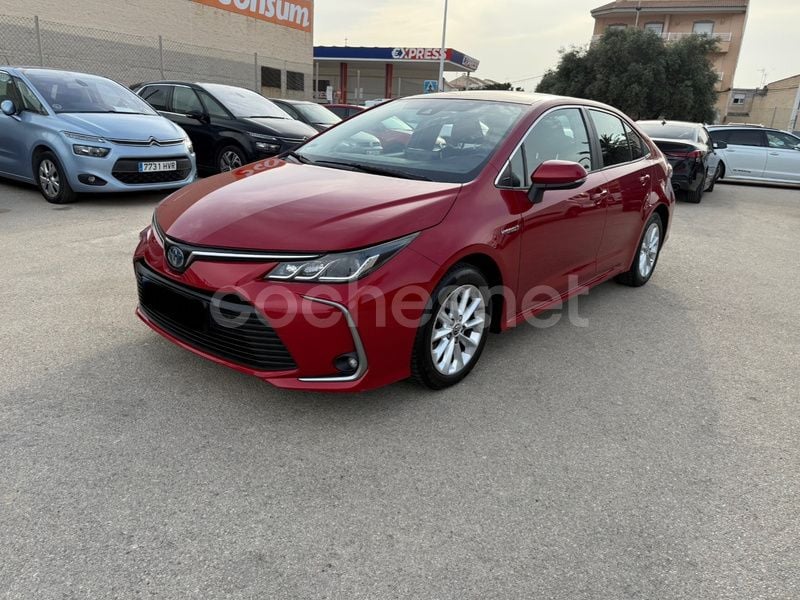 Usado Toyota Corolla Active 122 CV (89 kW) 2020 Granate Berlina
