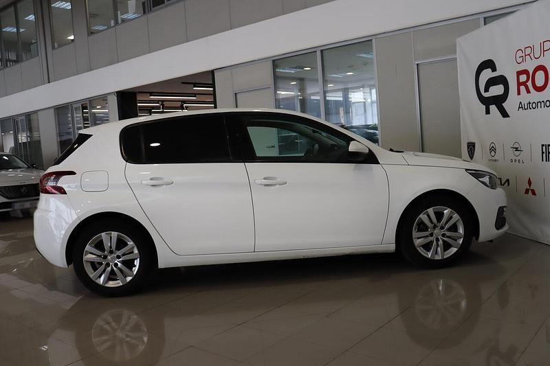 Usado Peugeot 308 Active 130 CV (95 kW) 2018 Blanco Utilitario
