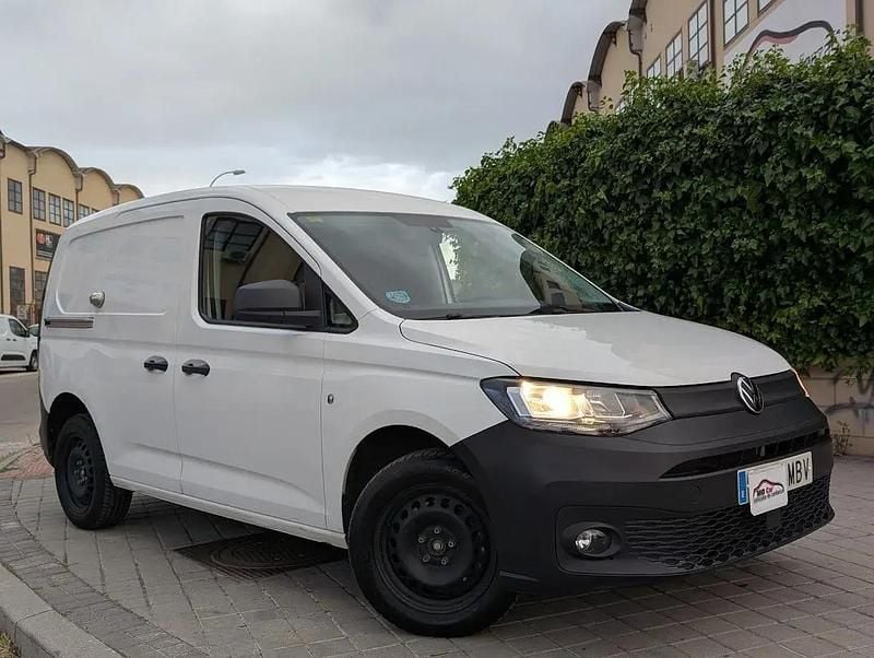 Usado VW Caddy 122 CV (89 kW) 2022 Blanco Monovolumen