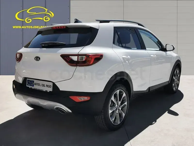 Usado Kia Stonic 100 CV (73 kW) 2019 Blanco SUV
