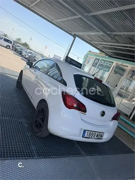 Usado Opel Corsa Selective 90 CV (66 kW) 2015 Blanco Utilitario