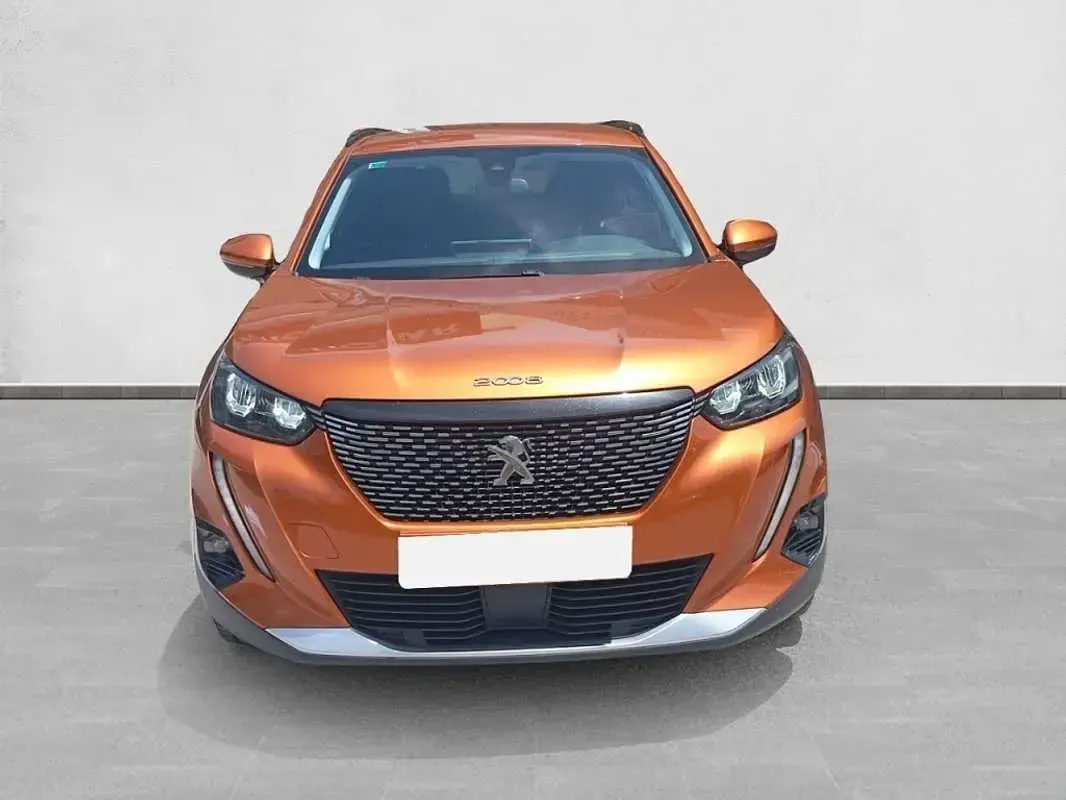 Usado Peugeot 2008 Allure 131 CV (96 kW) 2022 Marrón SUV
