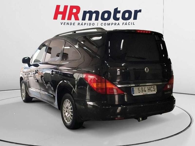 Usado Ssangyong (KGM) Rodius Limited 165 CV (121 kW) 2011 Negro Monovolumen