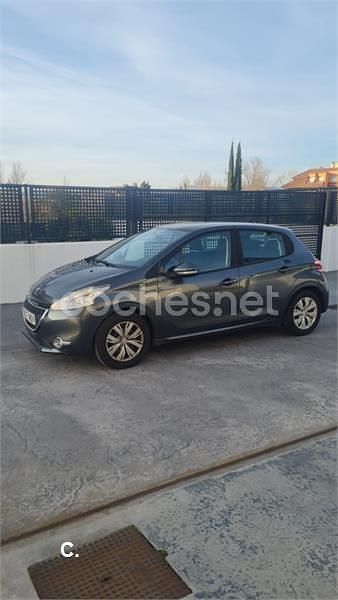 Usado Peugeot 208 Access 82 CV (60 kW) 2015 Gris / plata Utilitario