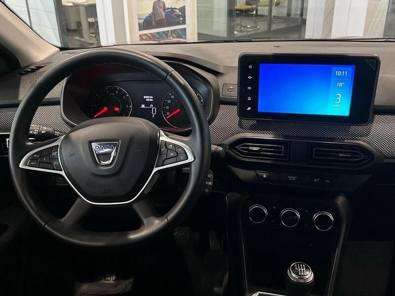 Usado Dacia Jogger Extreme 100 CV (73 kW) 2022 Naranja Monovolumen