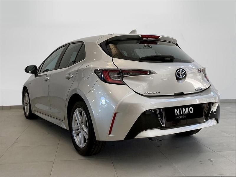 Usado Toyota Corolla Active 122 CV (89 kW) 2021 Azul denim Berlina