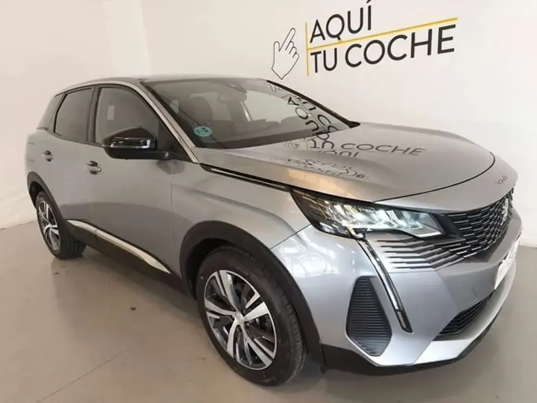 Usado Peugeot 3008 Allure 131 CV (96 kW) 2024 Gris SUV