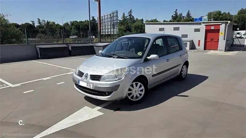Usado Renault Scenic E-Tech Dynamique 130 CV (95 kW) 2007 Gris / plata Monovolumen