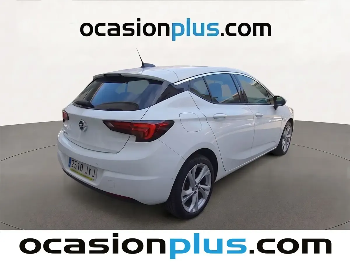 Usado Opel Astra Dynamic 160 CV (117 kW) 2017 Blanco Utilitario