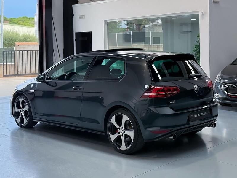 Usado VW Golf VII GTI 220 CV (161 kW) 2014 Gris Utilitario