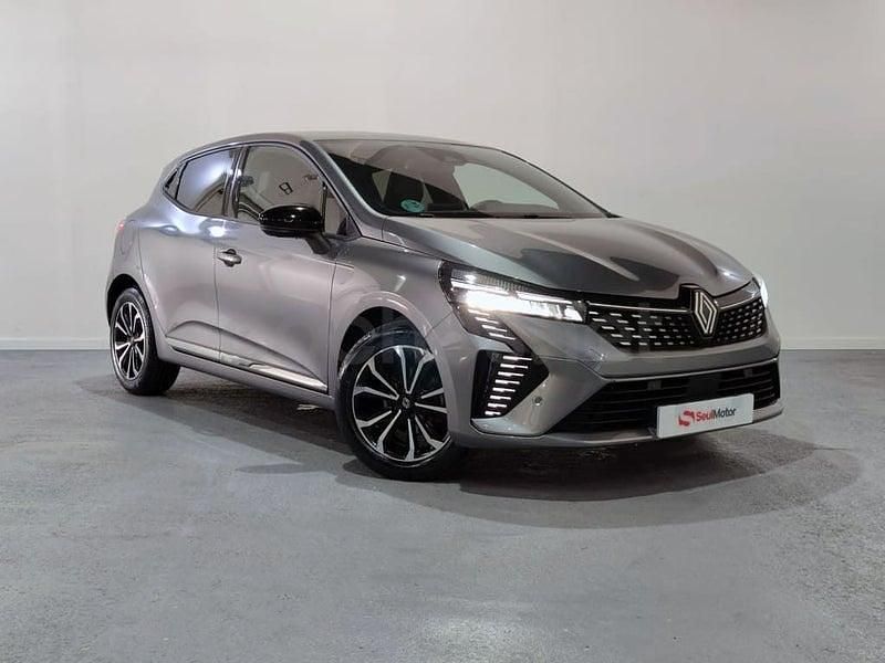 Usado Renault Clio V Techno 90 CV (66 kW) 2025 Gris / plata Berlina