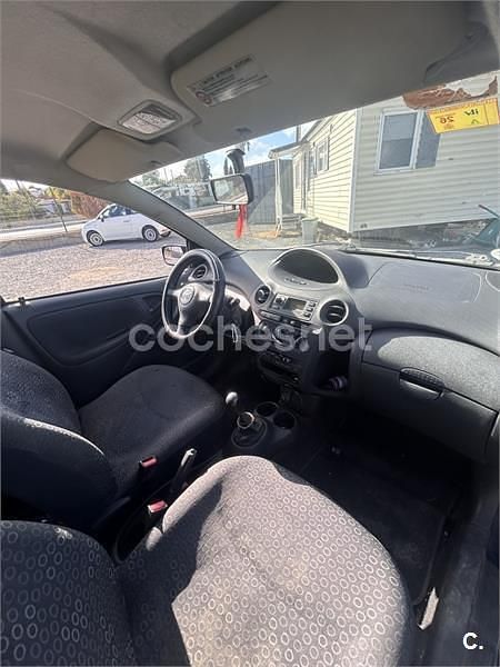 Azul Usado 2003 Toyota Yaris T2 Berlina | 3500 € (Precio justo) - Imagen 1/4