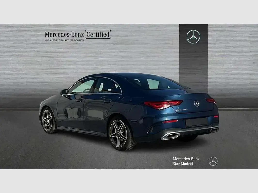 Usado Mercedes CLA200 163 CV (119 kW) 2022 Azul Berlina