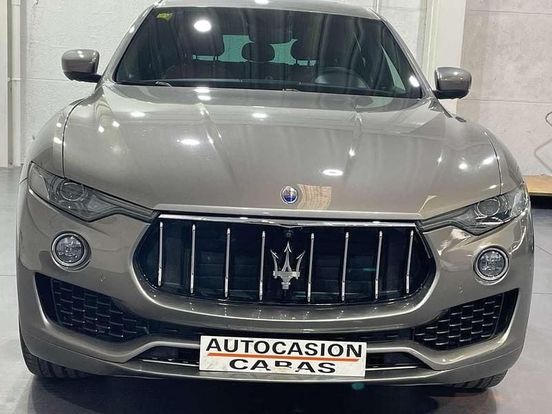 Usado Maserati Levante 275 CV (202 kW) 2017 Gris / plata SUV
