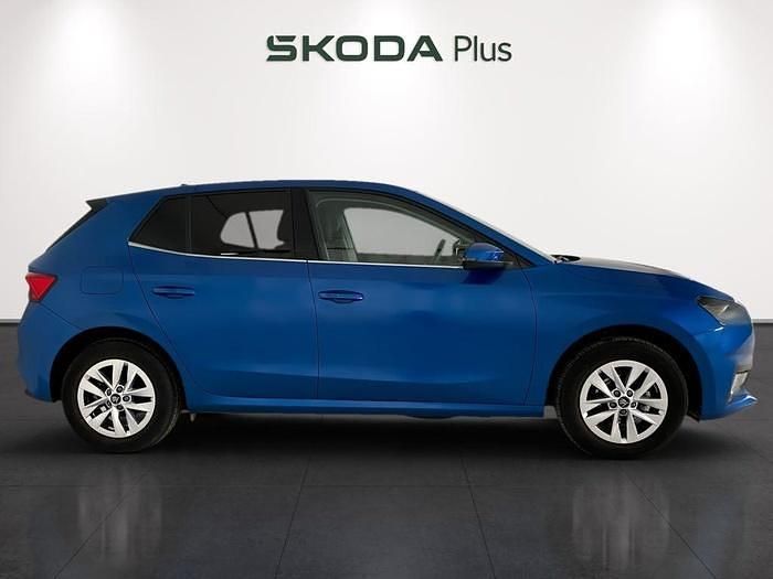 Usado Skoda Fabia Selection 95 CV (69 kW) 2025 Azul Utilitario